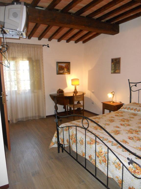 Podere Pian Dei Gelsi Volterra Rum bild